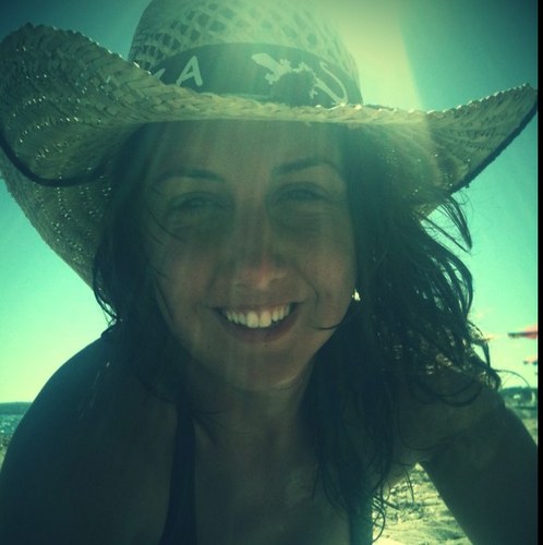 lunerita83's profile picture. Astronauta frustrada. Física ejerciendo de consultora. Sevillana afincada en Madrid que no olvida sus raíces. Madre de dos niñas 💃🏻👩🏻‍🔬👩🏻‍💻 👨‍👩‍👧‍👧