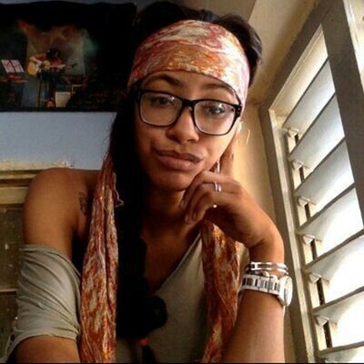 LienNeville3's profile picture. 🪭Hija de dos razas, que se avergüenza de ambas. 🇨🇺
✨💵Vendedora de sueños. 
🫡Espantatiburones y atrapamongos. 
🌎Ciudadana del mundo.
🖤Bℓack Humor Lover☽