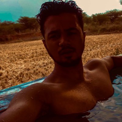 vigs237's profile picture. 🍕➡️🎯🔁