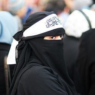 زه به همیشه خپل قلم خپله ژبه
او خپل استعداد داسلام په دفاع باندي څرخوم
تر څو چي مې وس وي او په تن کې مې ساه چلیږي داسلامي نظام دفاع اوملاتړکوم
✒✒