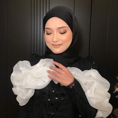 I’m a glow-getter!❤️ TYRA YUSOFF HIJAB ✨ Alhamdulillah we have made it to 7 countries!💖✨