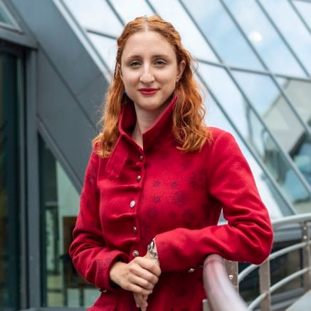 French Basque writer in Birmingham | Poetry book 'Whalers, Witches & Gauchos' (@nine_pens) | Sylvia Plath scholar | Writing tutor at @citylit