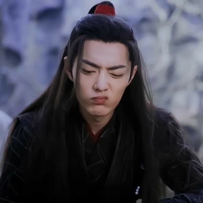 kjixzhn's profile picture. kai and yibo having a dance off as we speak