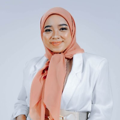 Sandika Dewi (MC & Entrepreneur)