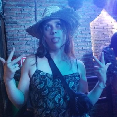 charl0ttest0kes's profile picture. Just an emo girl, travelling the fucking world