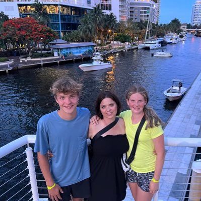 HeidiSue1975's profile picture. 