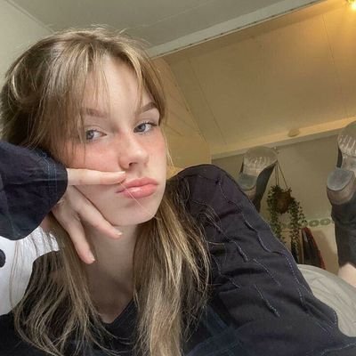 Rmeysa99999848's profile picture. 