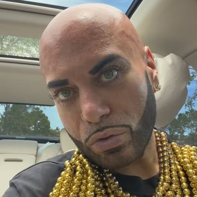 childericlegras's profile picture. enorme bouffon (@constentin_trkv sur insta) compte de secours @childeric_lgrs2