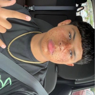 efrenx_v's profile picture. 