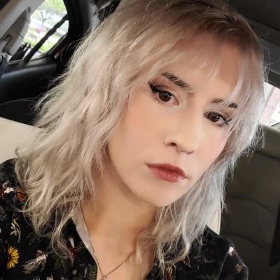 31 ☆ she/they♡
I respect artists that make art I like. Simple as that.
I'm just a fan of Welcome Home.
I only made a Twitter just to follow artists I like. ☆