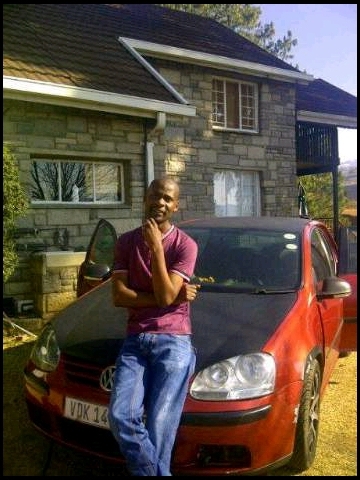 listomjk's profile picture. Useless time waster dnt say i ddnt warn u