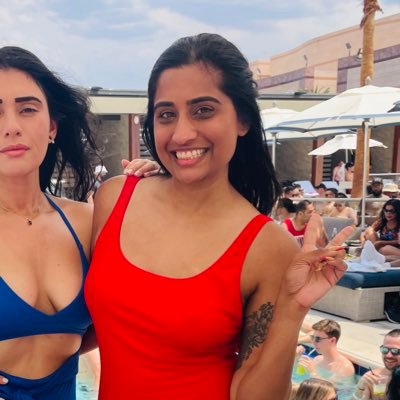 beejoli's profile picture. Now: Communication @perplexity_ai // Then: @theinformation, @pacificstand, @gawker