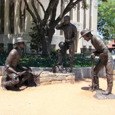 I like everything Rockwall, Texas so I started a website all about the area at https://t.co/peullnSWy1 . I am in need of pictures and articles about Rockwall.