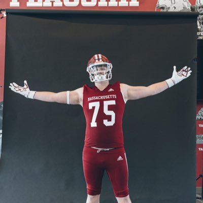 Maine Endwell |  @UmassFootball , 2021, 2022 New York Class B State Champions,1st Team All State, 3⭐️ 6’5 285 lbs, OT/DT/LS ,