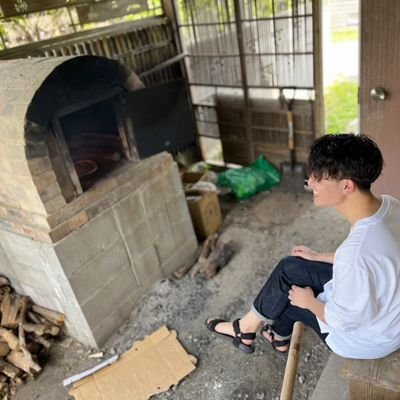 urayamano_peta's profile picture. 裏山でピザ焼いてシーシャ吸う人。

　　　　　　　　　　　　　　　　　　　　　　　　　　　　　　　　　　左遷サラリーマン…宮崎で
ピザがでてくる

　　　　　　　　　　　　　　　　　　架空のシーシャ屋勤務。　来てね！。
