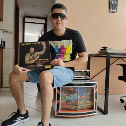 lmsolanor's profile picture. Poesía y Biología