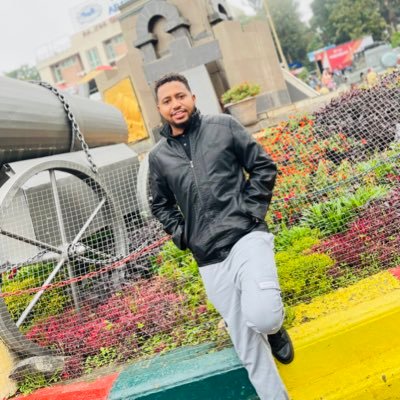 call me hämøð 💃🙌 M.U 🎓 خريج Ąğē: 29 💎 شرق النيل هواها بارد 🥶🌍