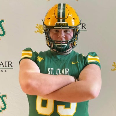 CJFL St clair saints football OL #65 Lethbridge/Alberta ➡️Windsor/Ontario, CO/2025🇨🇦6,4 325/ bench 225x26 380x1 403-849-2774 Ryder.blasco23@gmail.com