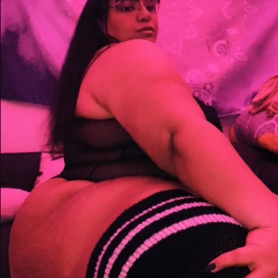 (18+ NSFW) Posts here are teasers, so to see everything, click link in bio😘 26, mixed, bbw - (bratty sub; kinks like praise, breeding, rope bunny😇👉🏽👈🏽.