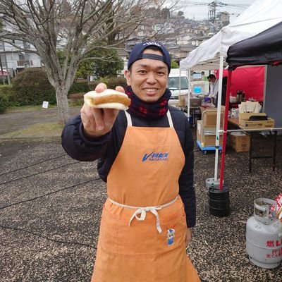 長崎角煮まんじゅうのお店、岩崎本舗の3代目
「会いに行ける社長」を目指しています。
vファーレン長崎と長崎ヴェルカのスポンサーもさせていただいてます。
正直な商売ですべてのお客様に喜んでいただけるよう頑張ります🔥
贈り物として、長崎の名物として、紹介してくれる方が誇りを持って紹介できる商品、会社、漢を目指します💪