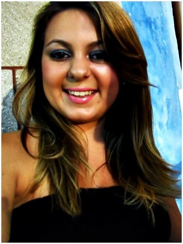 -  Deixa rolar o amor , porq o amor é q faz rolar a vida ;*

http://t.co/Afo86qGdNv