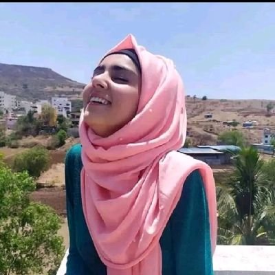 تیری ابتدا کوئی اور تھا.!!
تیری انتہا کوئی اور تھا....!
تیری بات ہم سے ہوئی تو کیا..!
تیرا آشنا کوئی اور تھا...!!
ہمیں شوق تھا بڑی دیر تک....
تیرے ساتھ