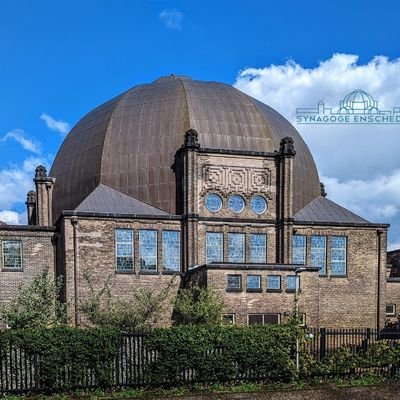 De Synagoge van Enschede,
is de mooiste Sjoel van West-Europa. 

Geopend:
Zo, di, wo, do 11-17.
(tot 5/3 di, do gesloten) 
Instaprondleidingen: wo, zo 14 uur.