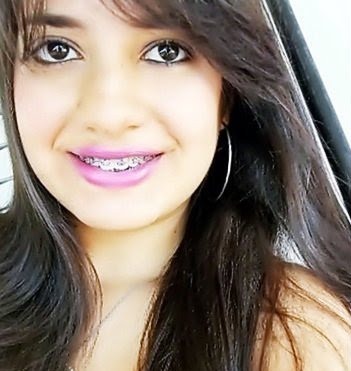 Estudante e adoro musica :@