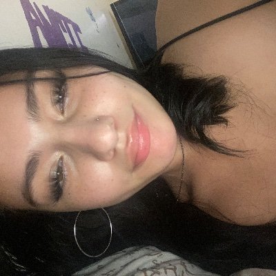 AngelinaPerdig1's profile picture. i'm just hear to see shit yk