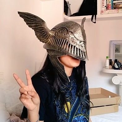 Llegar viva al final de Berserk y al regreso de Muzska. Ser feliz.