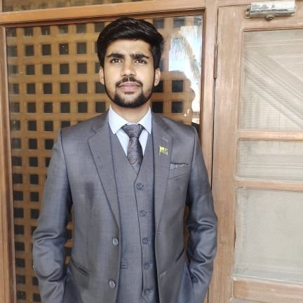 AmmarGulzar3's profile picture. Kashmiri✌
Law student