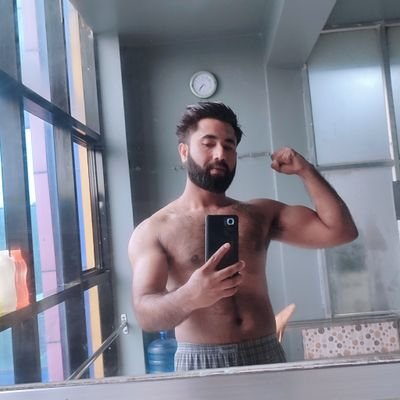 आफुले लेख्न नजानेको अनि अरुले लेखेको चित्त नबुझेको किताबको नाम हो `जिन्दगि´