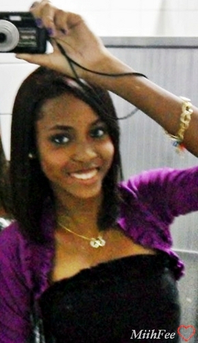 Tô longe de ser α gαrotα perfeitα,
mαs eu tenho certezα qe αs minhαs imperfeições
me fαzem únicα ~

Msn: mi-sapeca@hotmail.com