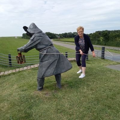 Liefde voor de Veluwe en Ameland 🌳 Maak foto's voor het plezier. Geniet van al het moois om mij heen. 
Ik wandel en fiets graag🚶‍♀️🚲

Blue Sky 💙