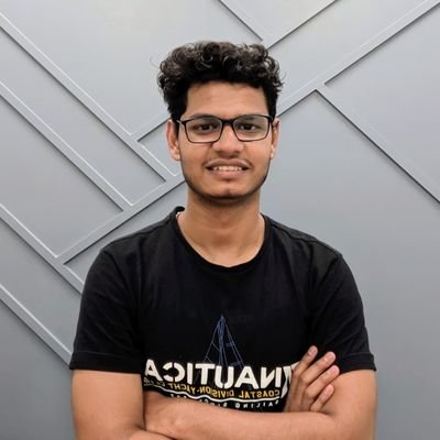 I Learn things,
and I teach machine, how to learn
Data scientist