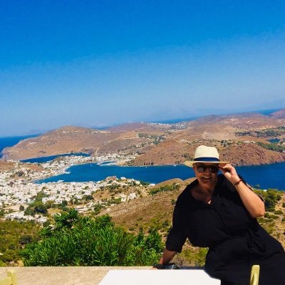 heleendegier's profile picture. 📚 🐞 🖼 👨‍🍳🧠 👗💃 📺 🌞🔥🧩⛱♥️🧘‍♀️⛵️ 🎾