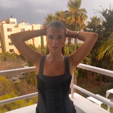 emilysmeeton's profile picture. 