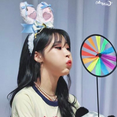 Moon and star Solar 온세상을 Hwasa하게 밝힌 빛이 oh Whee~in | fan account | moo♡moo | header: @RAlNYSZN dp: @Cherrymoon0115