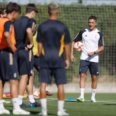 Entrenador de fútbol.