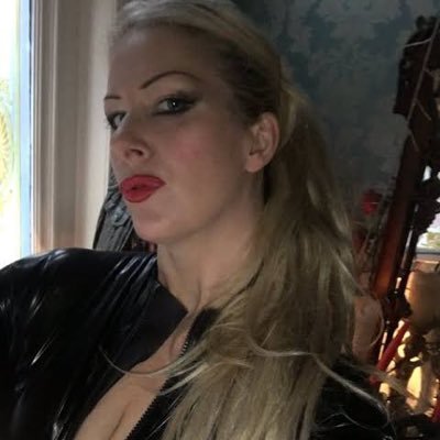 Hello I am a mistress seeking for a good and a loyal submissive that will serve and explore with me!