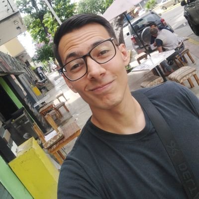 Venezolano | Abogado | Juego cartas y bebo café.

Twitch Affiliated https://t.co/fG2eI2wm84

Contacto: salazar.luis1093@gmail.com