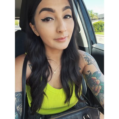 lana_vega's profile picture. i mostly use this to complain