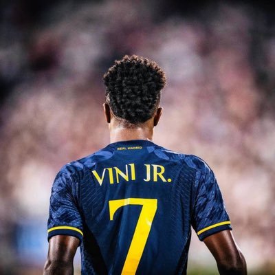 AndzieKelvi's profile picture. 