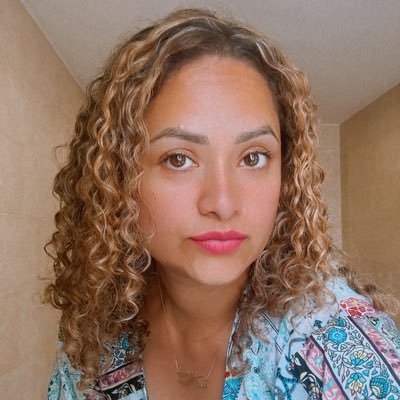 Ruthnuar's profile picture. Me considero una mujer llena de valentía y con mucha fuerza para mantenerme enfocada en mi metas. Aun si tengo momento de dificulta, no me daré por vencida.