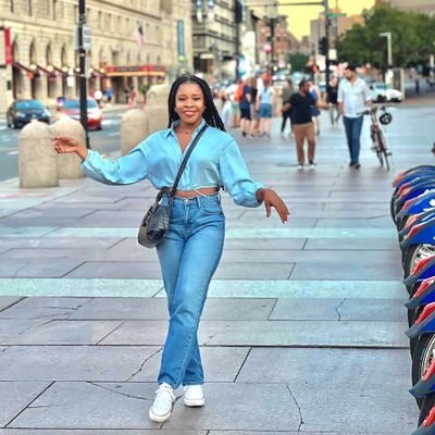 #Godfirst 💯 #prayeveryday 🙏 #teamtaurus♉ #Haitiangirl 🇭🇹 #accountant 📝 💵 Can't deal with fake people. 🤝 🤨