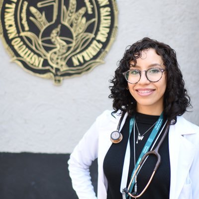 Fernanda Mendoza 👩🏽‍⚕️ Médica pasante del servicio social, escribo en @ElSoberano_mx.