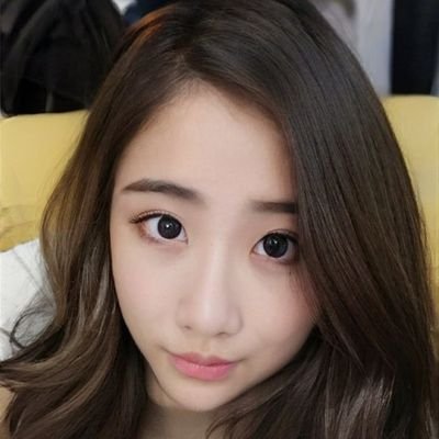 Fake girl
偽裝女孩
Looking for cybersex
好想比人撩,好想比人淫