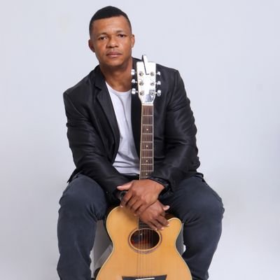 AfroAoficial's profile picture. Sou um cara legal que amo fazer as coisas com amor por isso tento empregar meu meu melhor e sempre luto para o aperfeiçoamento esse sou eu um cara de boa.