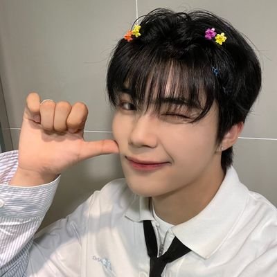 🐈‍⬛
@ZB1_official #박건욱
predebut🌹