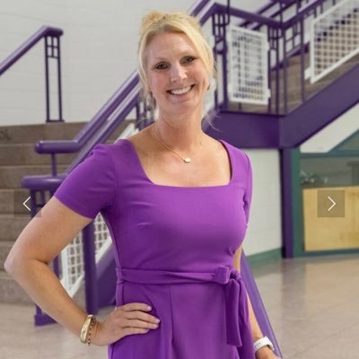 (she/her/hers) Principal 💜 Chantilly High School, proud mom of 3 awesome kids, wife, huge LAX fan, and Wahoo! 2020 FCPS Outstanding Principal.